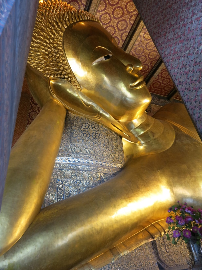 Phra Buddha Saiyas, The Reclining Buddha