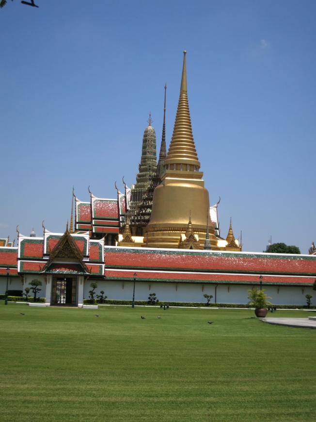 Wat Phra Kaew, Grand Palace Compound Exterior